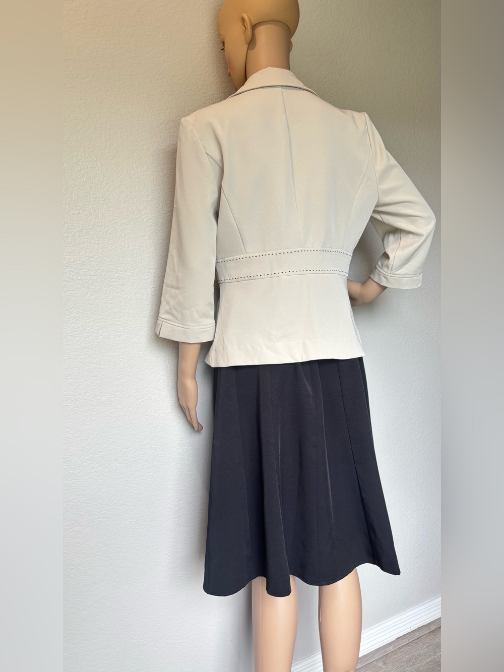 Courtenay Set Cream Two-Button Tailored Blazer 3/4 sleeves and Black Skirt - Picture 3 of 14